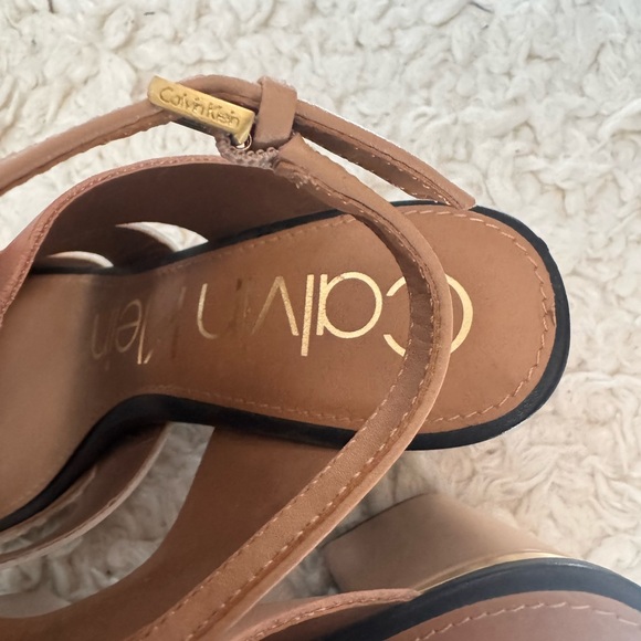 Calvin Klein® Caran sandal. - Picture 9 of 14